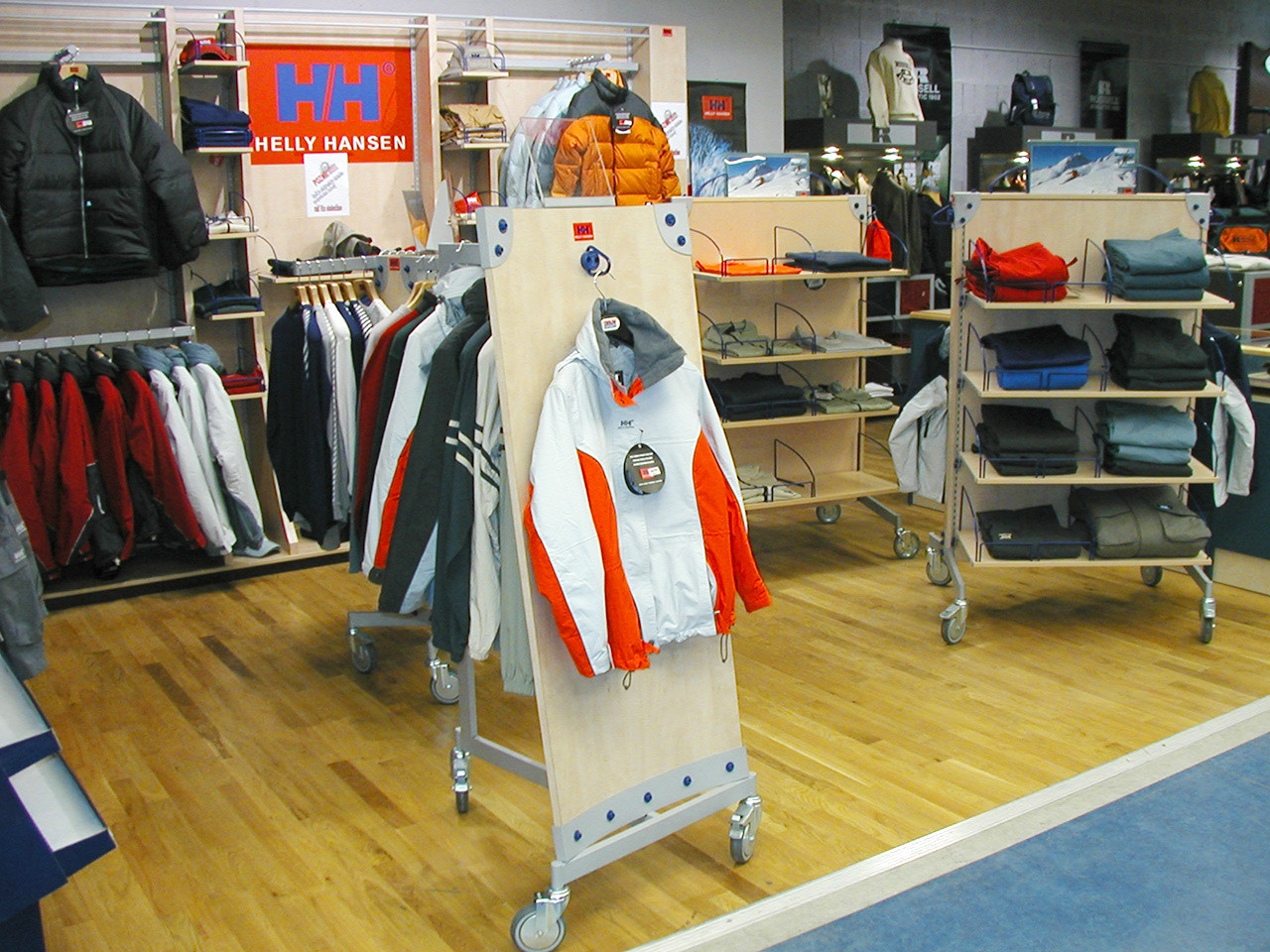 Helly Hansen - vybavení obchodu, design obchodu