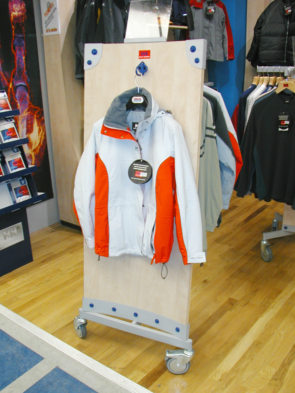 Helly Hansen - vybavení obchodu, design obchodu