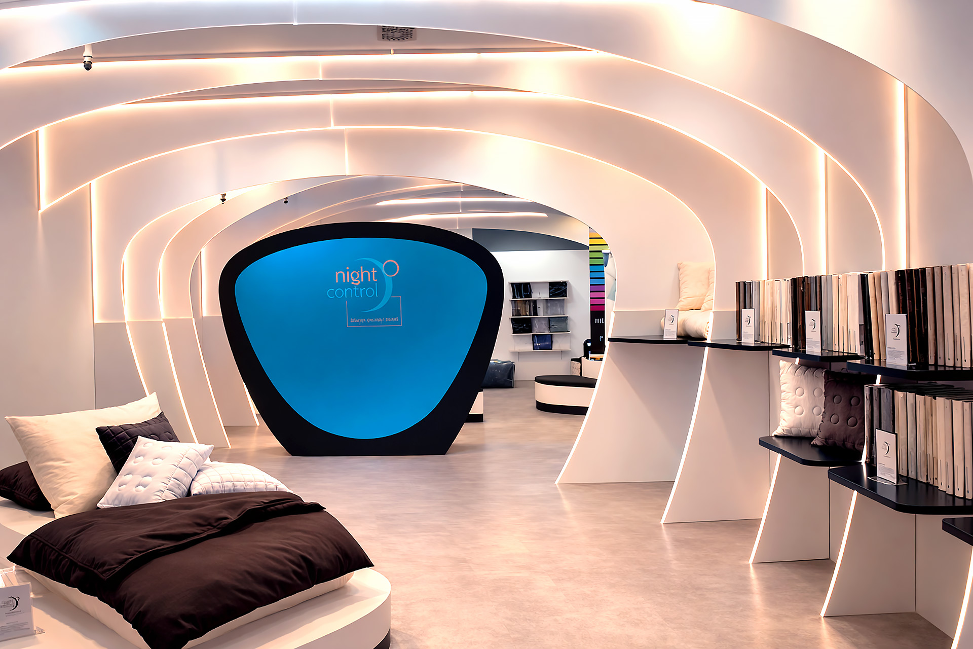 Gumotex - vybavení obchodu, design obchodu