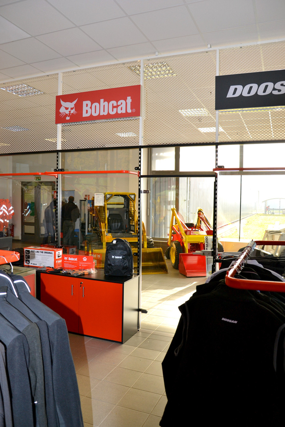 Bobcat - vybavení obchodu, design obchodu