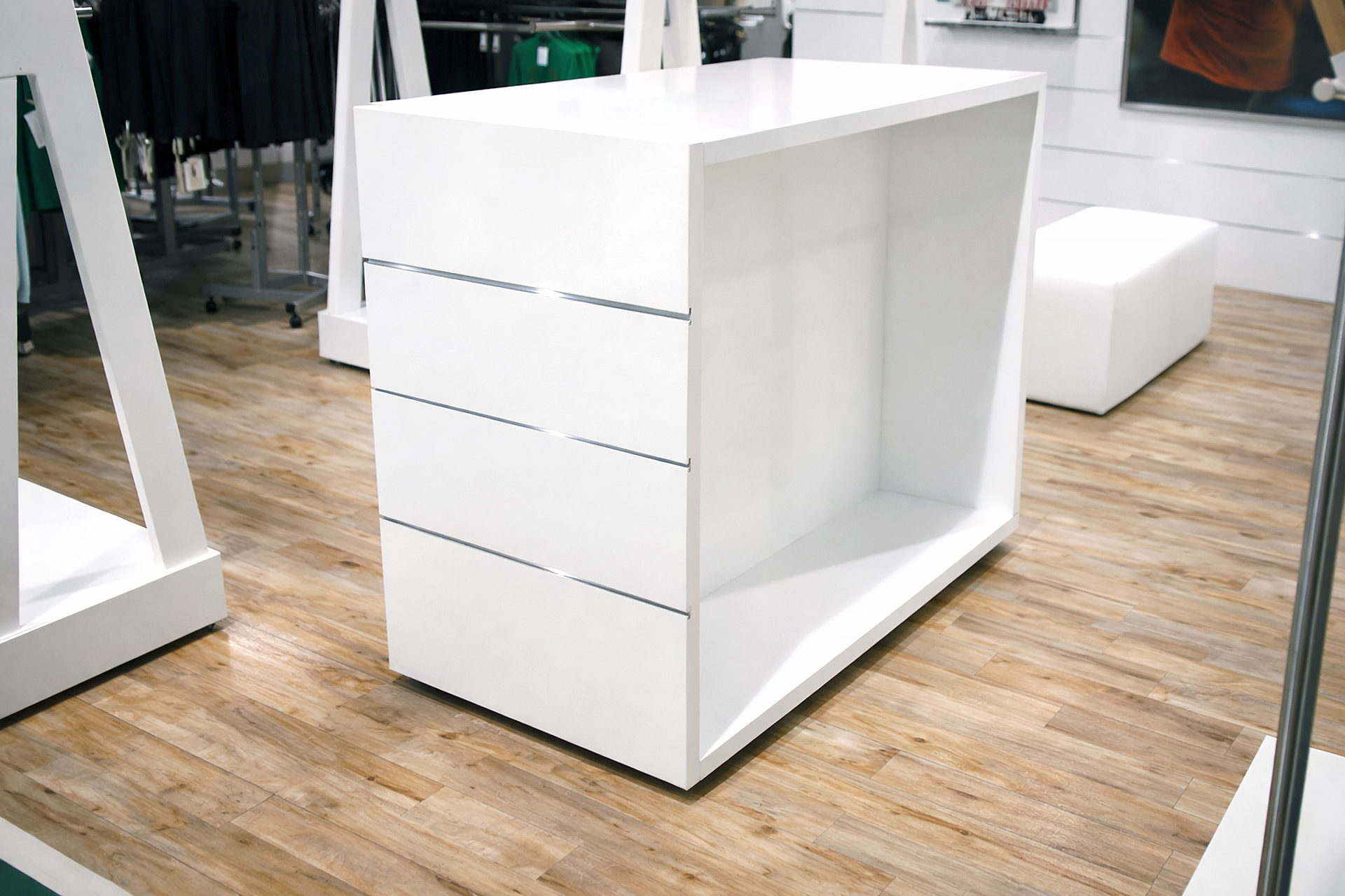 FILA - vybavení obchodu, design obchodu