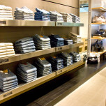 Calvin Klein Jeans - vybavení obchodu, design obchodu