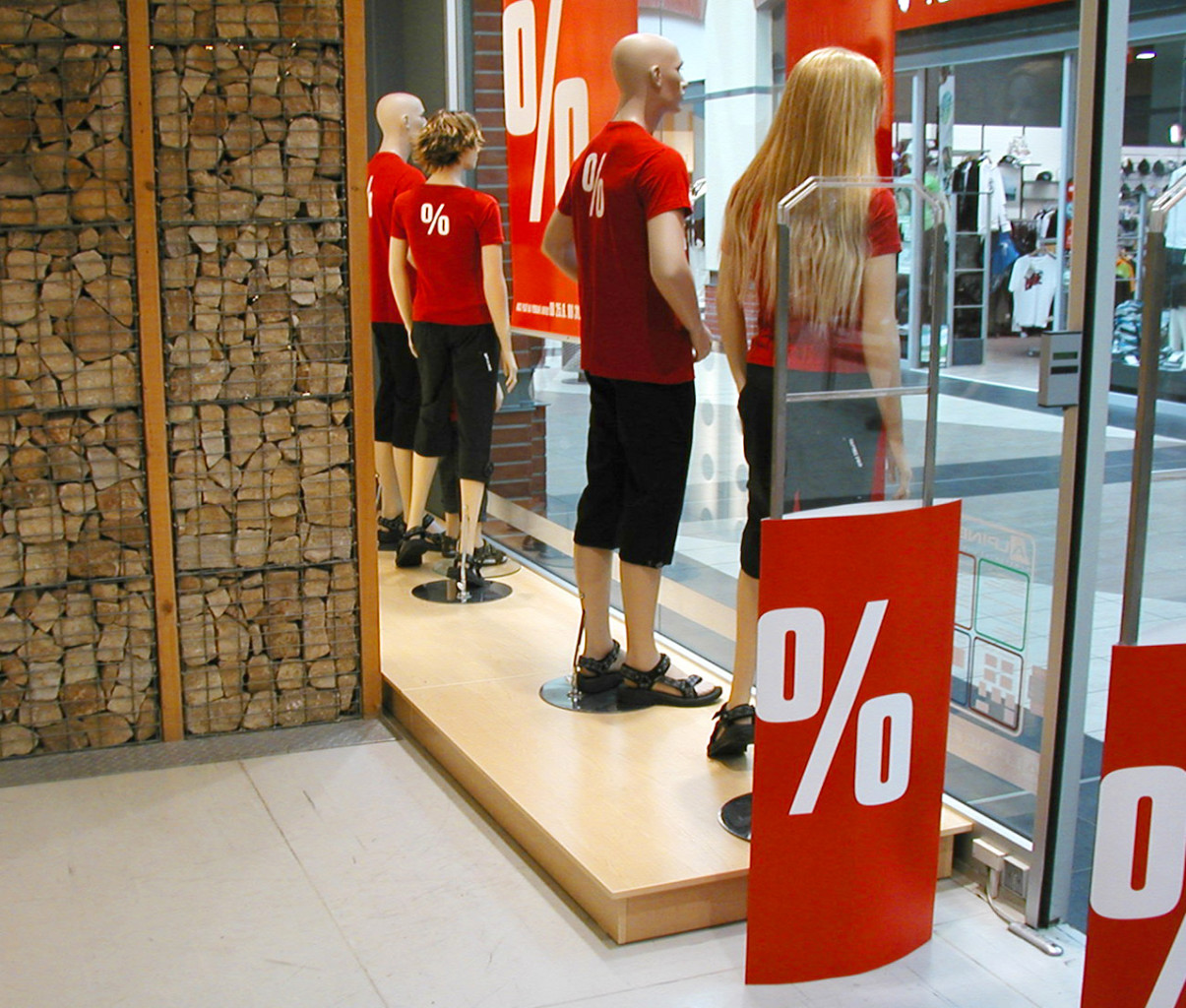 Alpine Pro - vybavení obchodu, design obchodu