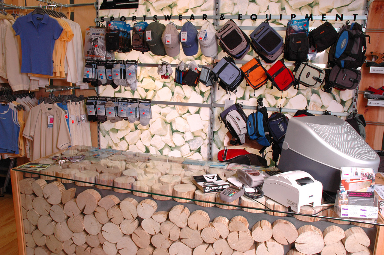 Alpine Pro - vybavení obchodu, design obchodu