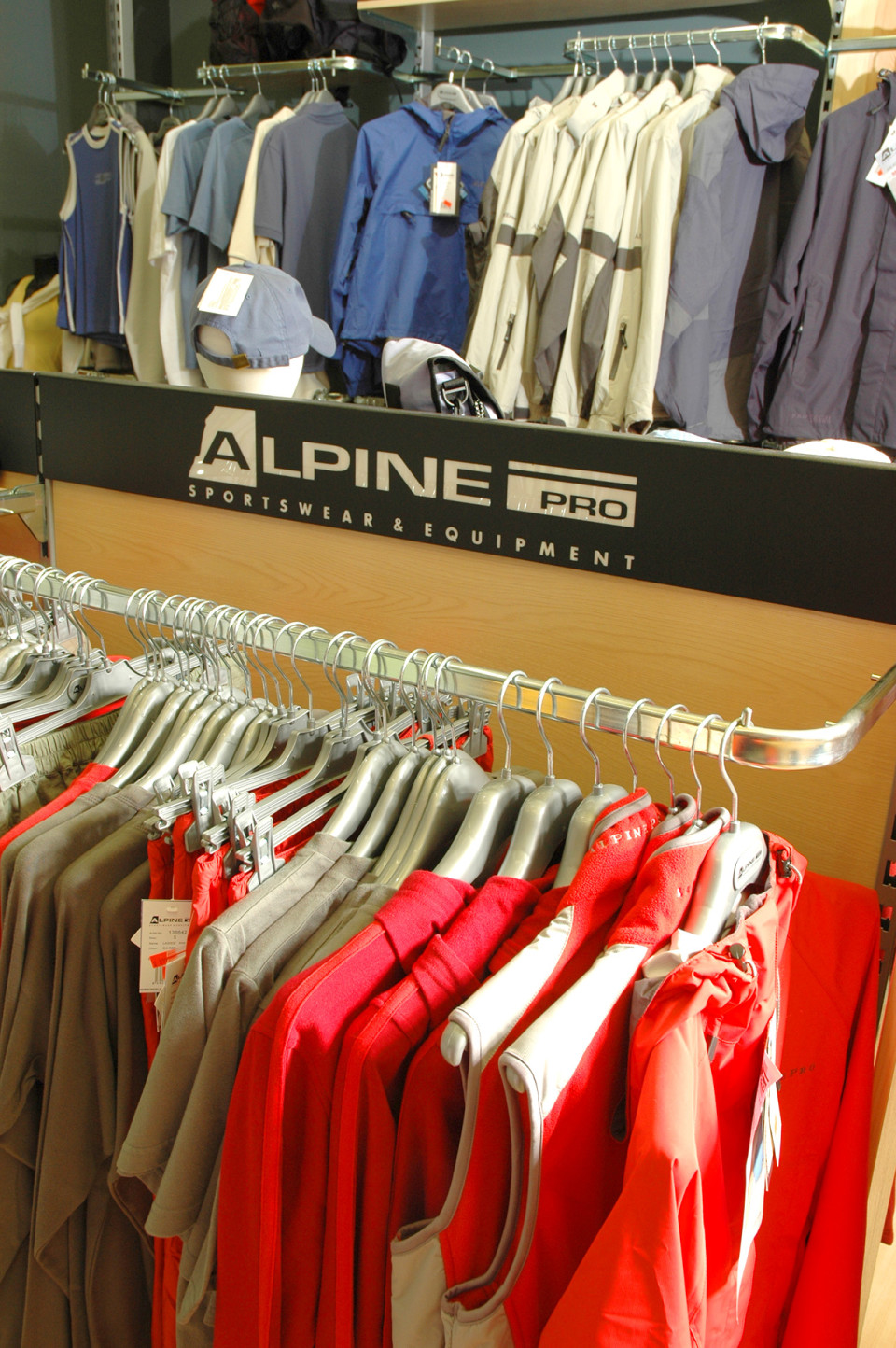 Alpine Pro - vybavení obchodu, design obchodu