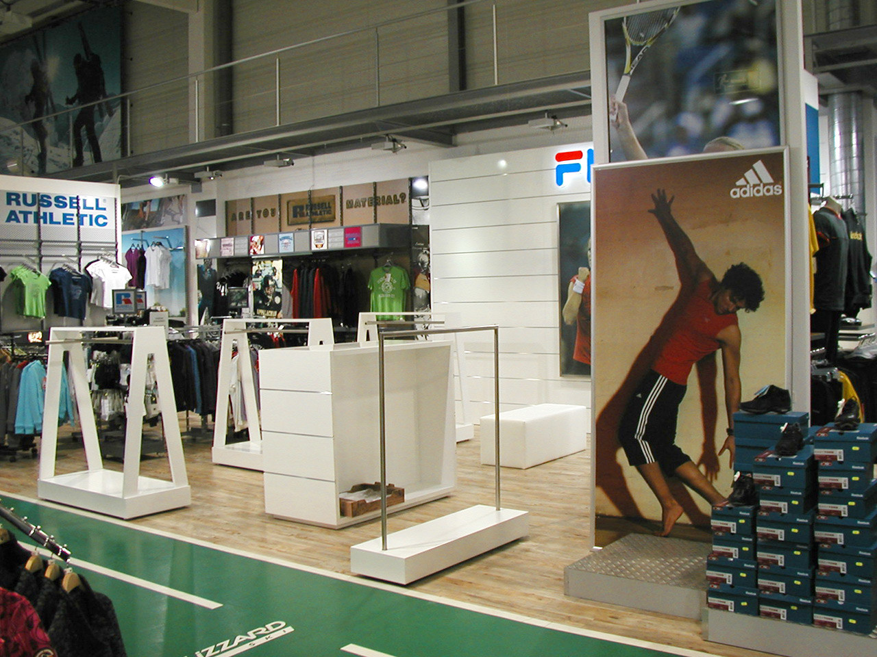 FILA - vybavení obchodu, design obchodu
