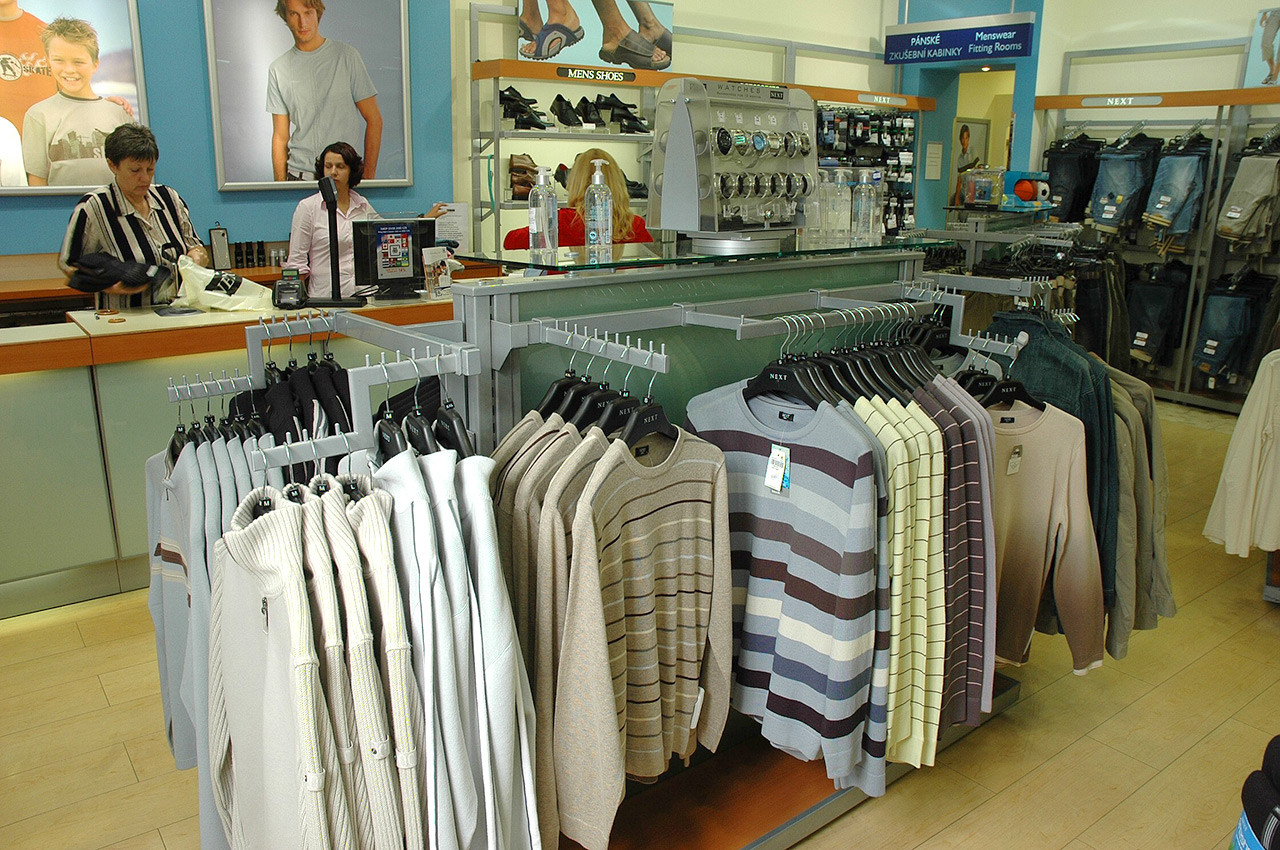 Next - vybavení obchodu, design obchodu