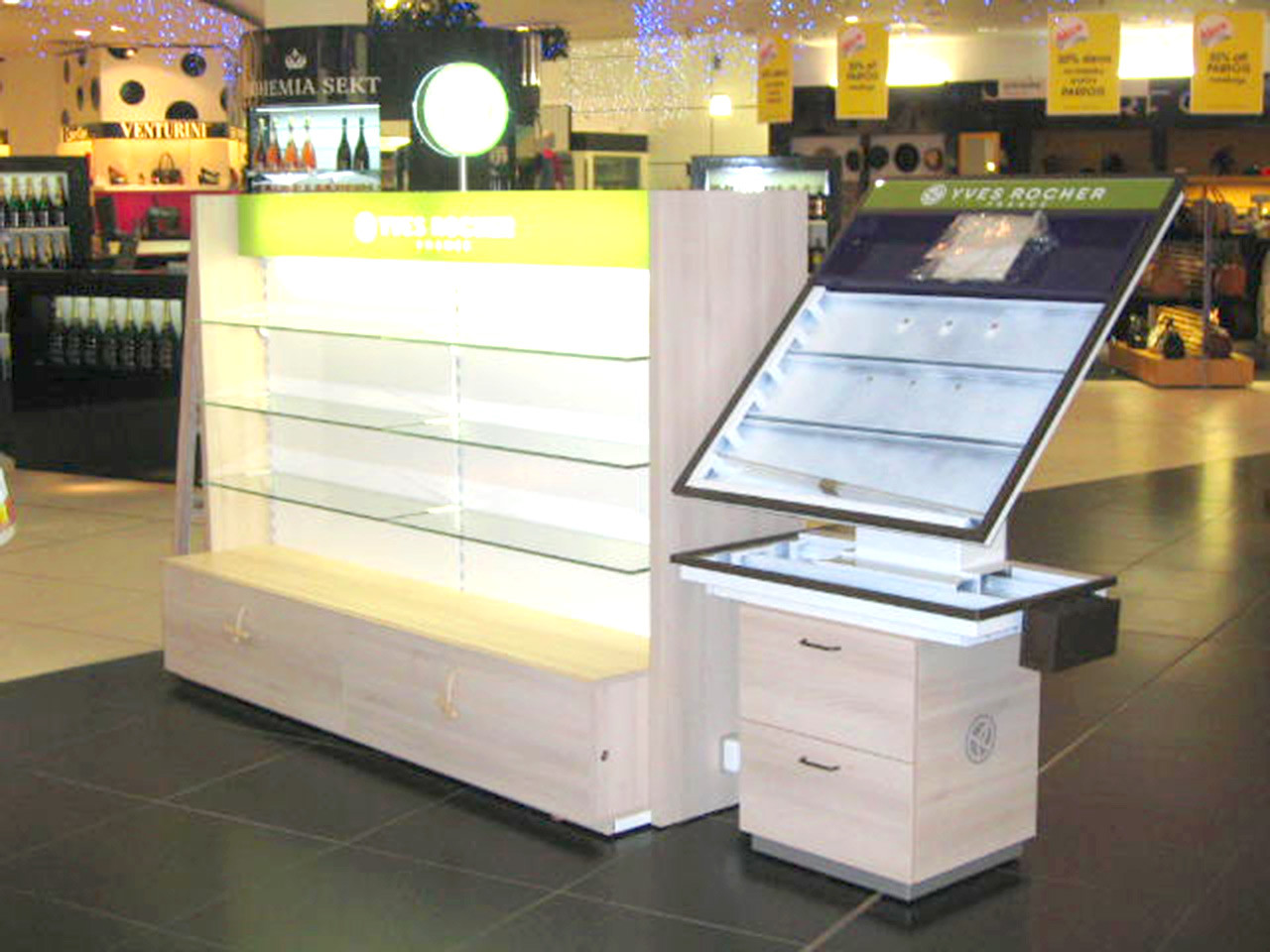 YVES ROCHER - vybavení obchodu, design obchodu