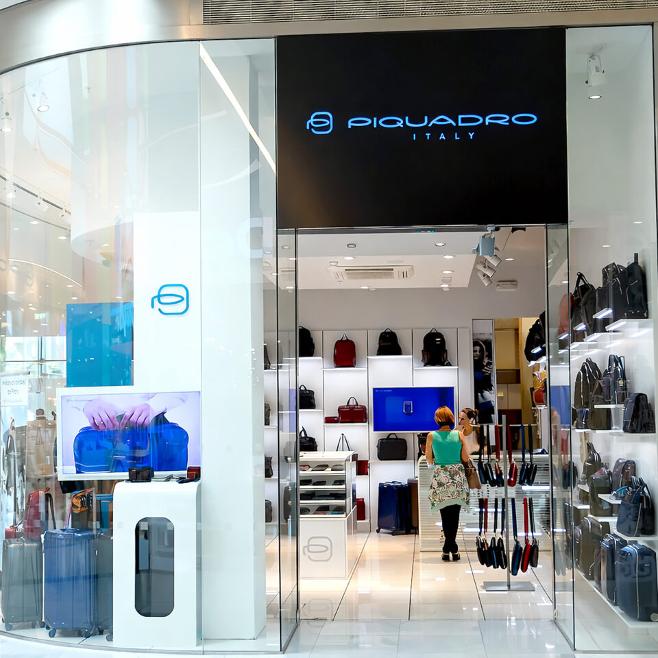 Design obchodu Piquadro - Centrum Černý Most