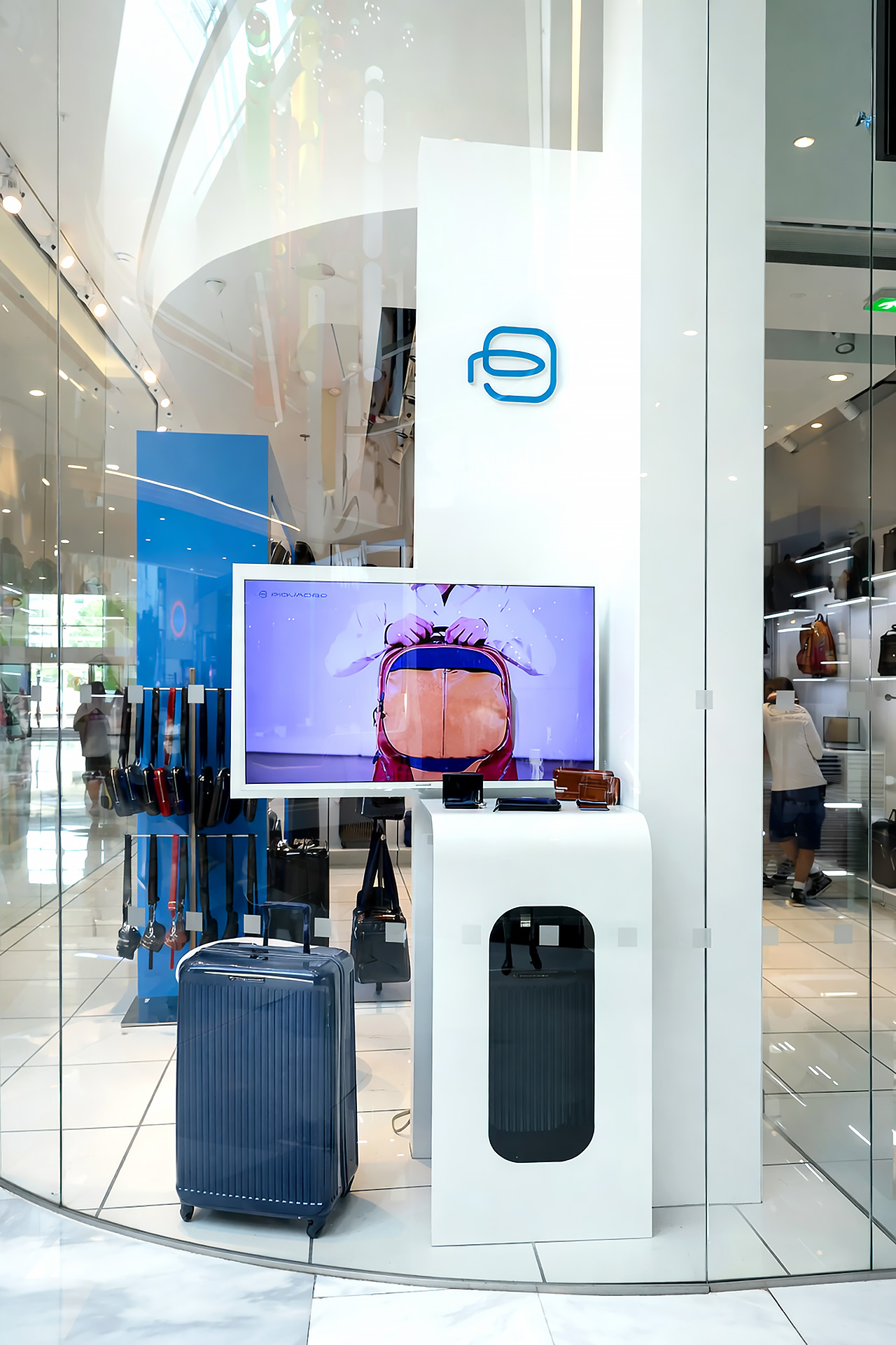 Design obchodu Piquadro - Centrum Černý Most