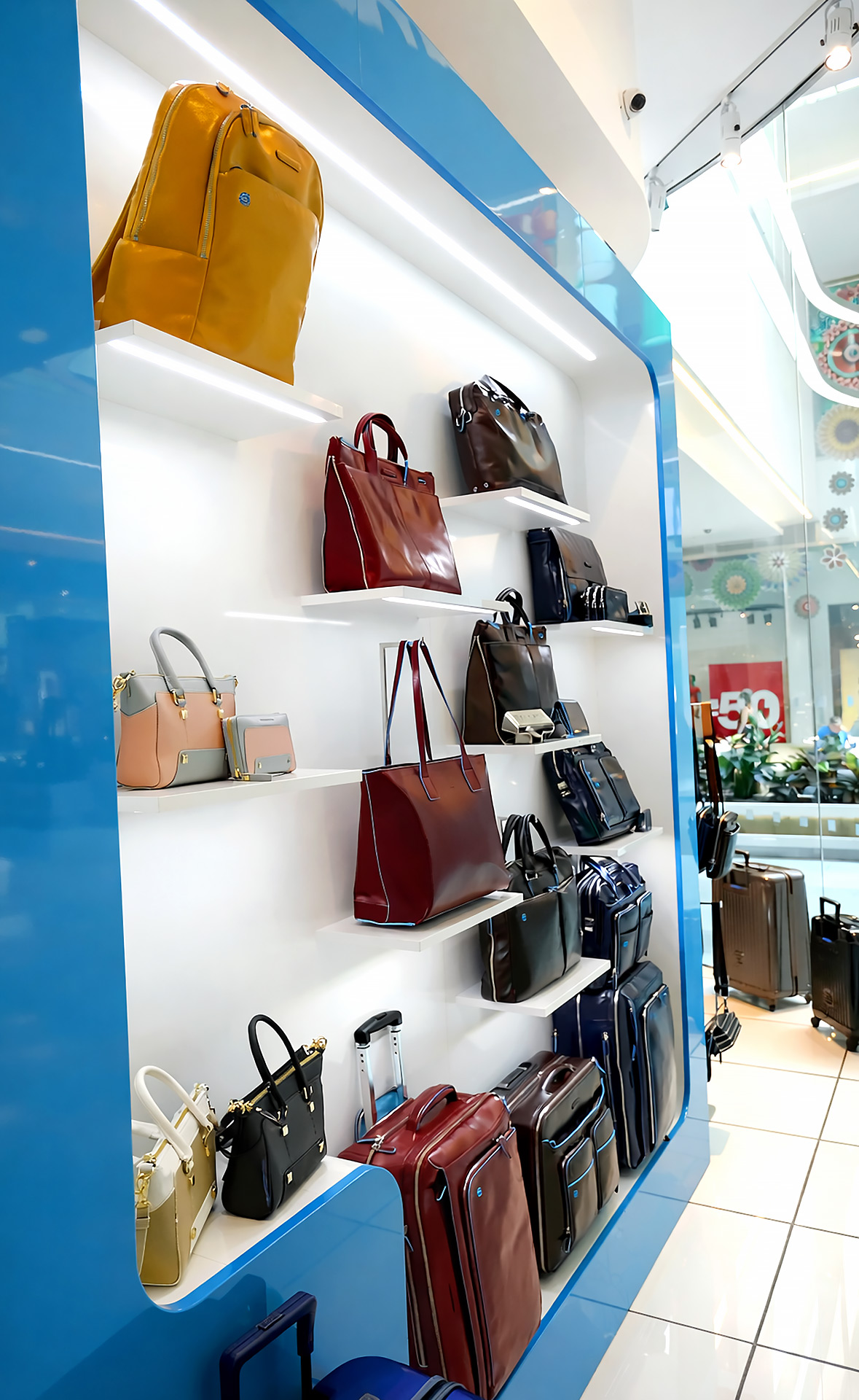 Design obchodu Piquadro - Centrum Černý Most