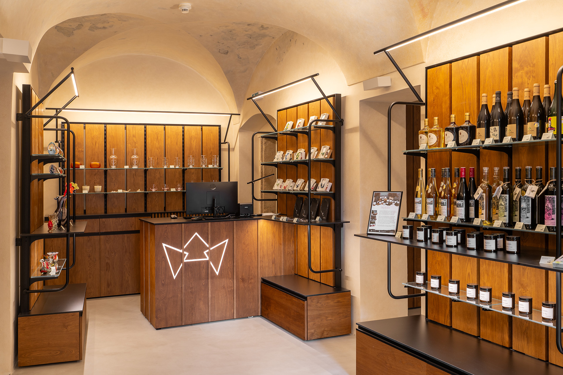 SCCR: STŘEDOČESKÁ CENTRÁLA OBCHODNÍHO RUCHU